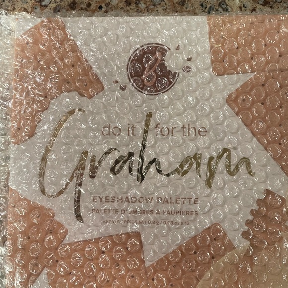 Brand New “Do it for the Gram” eyeshadow palette - Picture 2 of 4